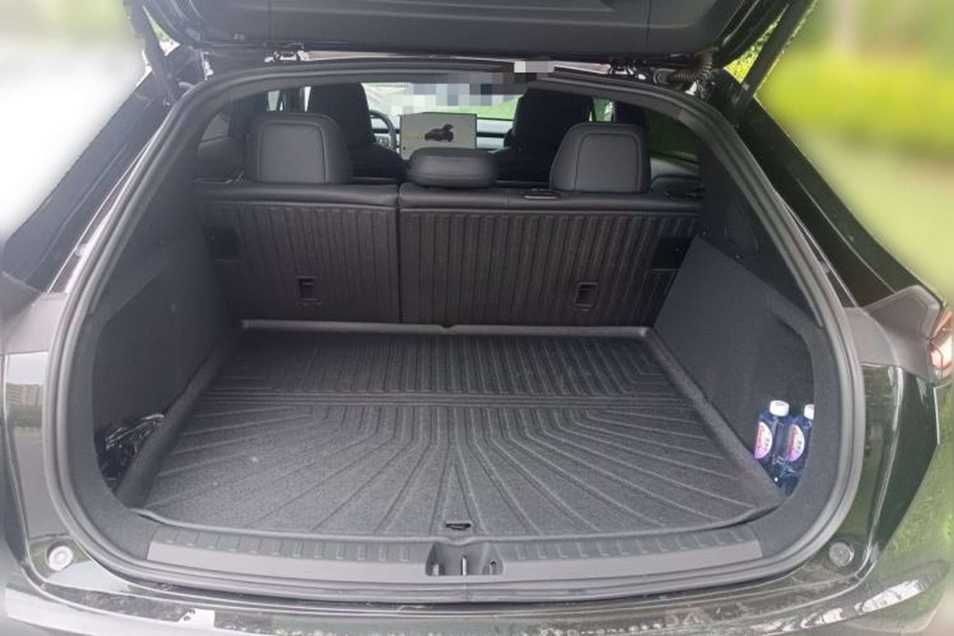 Used ONVO L60 2024 60 kWh All-Wheel Drive Trunk