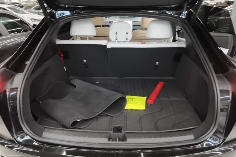 Used ONVO L60 2024 60 kWh Rear-Drive Version Trunk
