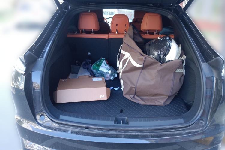 Used ONVO L60 2024 60 kWh All-Wheel Drive Trunk
