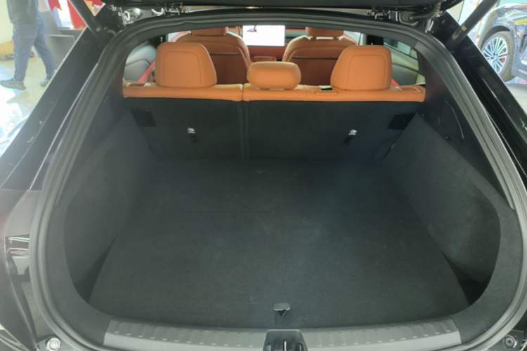 Used ONVO L60 2024 60 kWh All-Wheel Drive Trunk