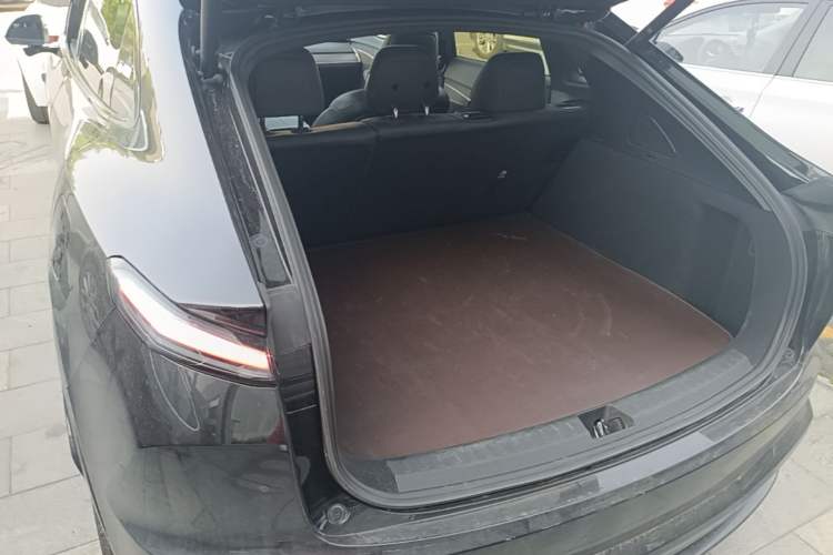 Used ONVO L60 2024 60 kWh Rear-Drive Version Trunk