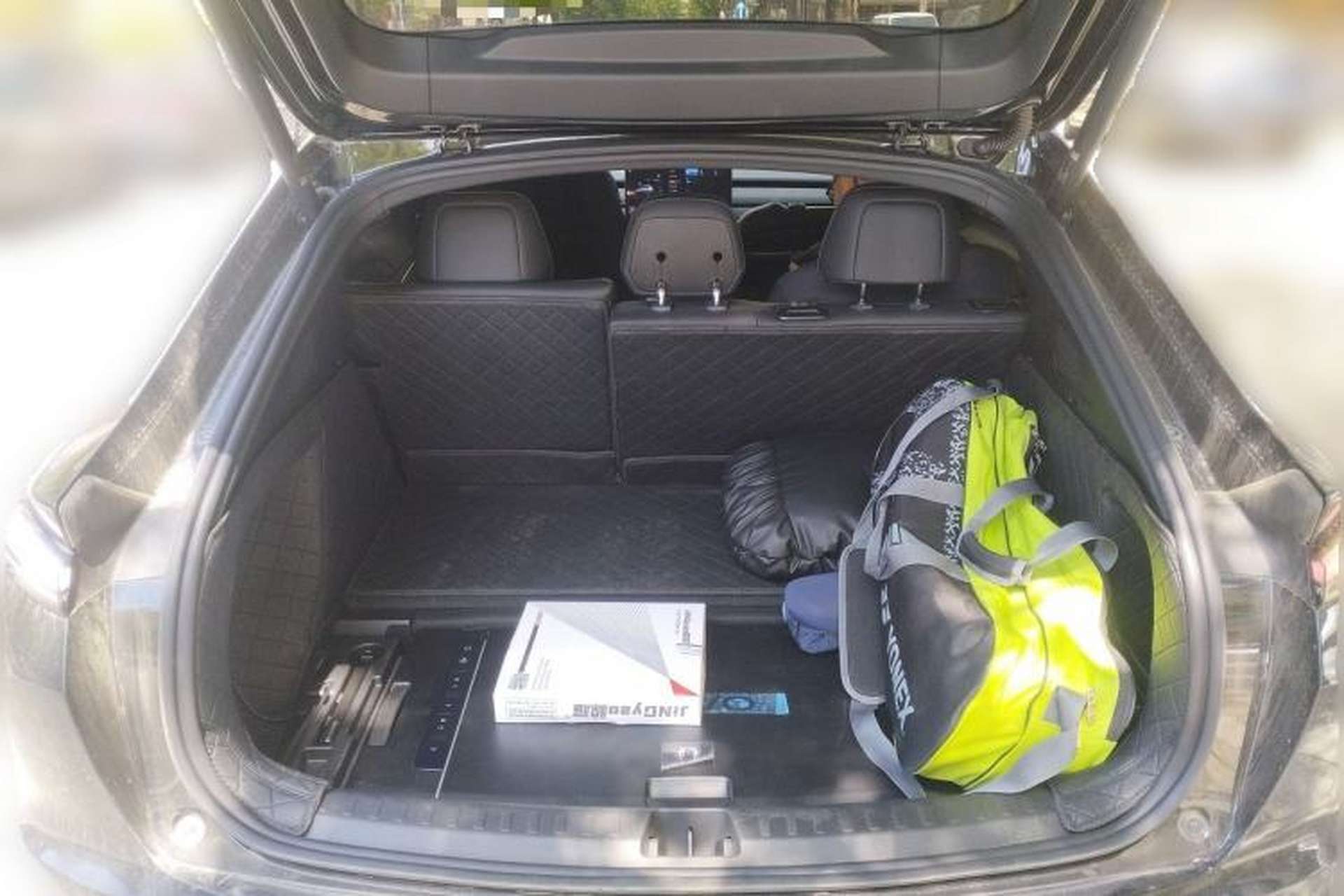 Used ONVO L60 2024 60 kWh Rear-Drive Version Trunk