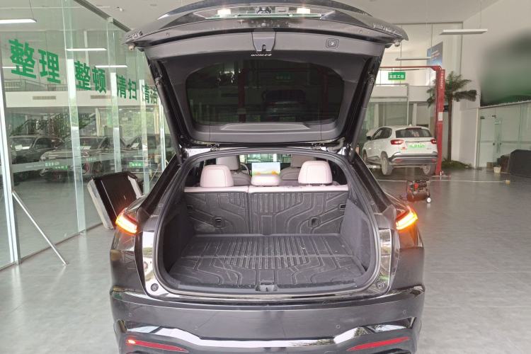 Used ONVO L60 2024 60 kWh Rear-Drive Version Trunk