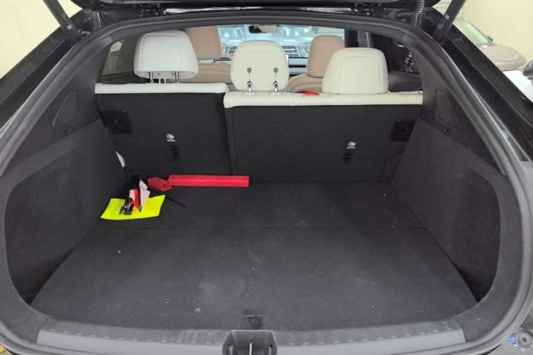 Used ONVO L60 2024 60 kWh Rear-Drive Version Trunk