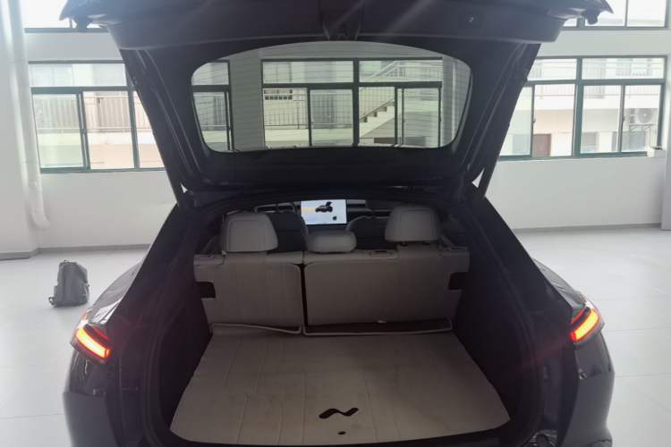 Used ONVO L60 2024 60 kWh All-Wheel Drive Trunk