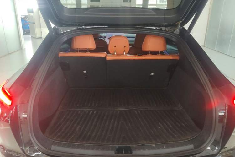 Used ONVO L60 2024 60 kWh Rear-Drive Version Trunk