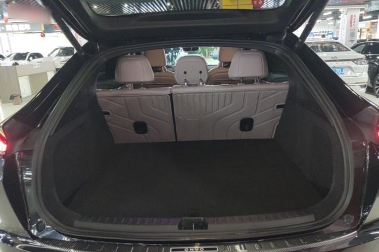 Used ONVO L60 2024 60 kWh Rear-Drive Version Trunk