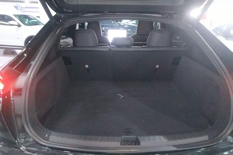 Used ONVO L60 2024 60 kWh Rear-Drive Version Trunk