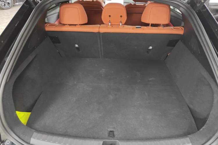 Used ONVO L60 2024 60 kWh Rear-Drive Version Trunk