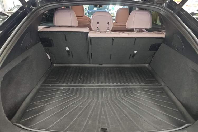 Used ONVO L60 2024 60 kWh Rear-Drive Version Trunk