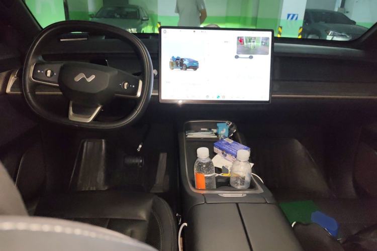 Used ONVO L60 2024 60 kWh Rear-Drive Version Center Console