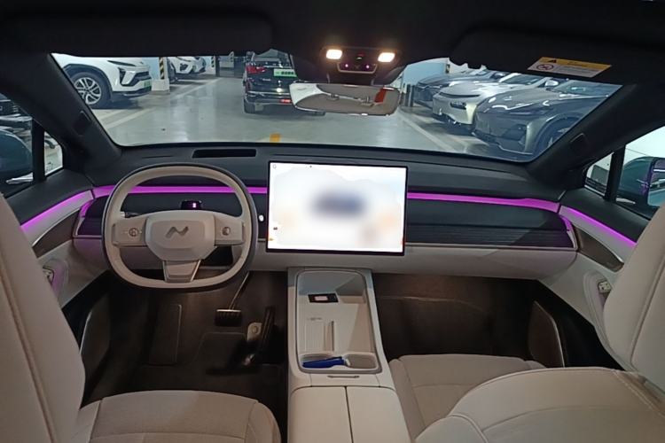 Used ONVO L60 2024 60 kWh Rear-Drive Version Center Console
