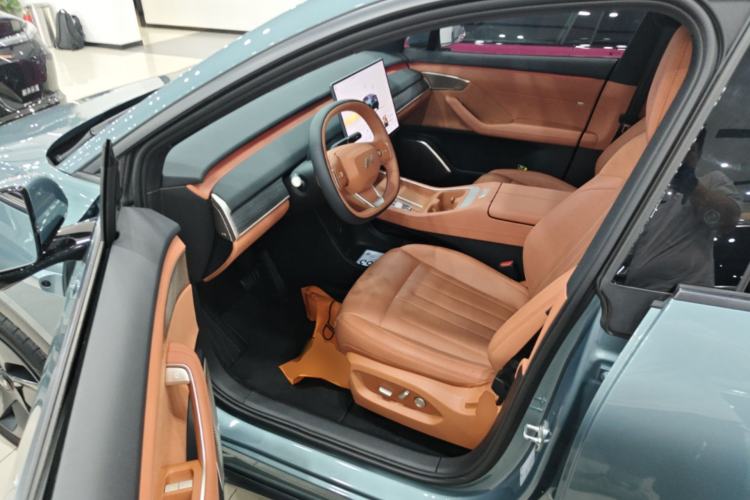 Used ONVO L60 2024 60 kWh Rear-Drive Version Driver Seat