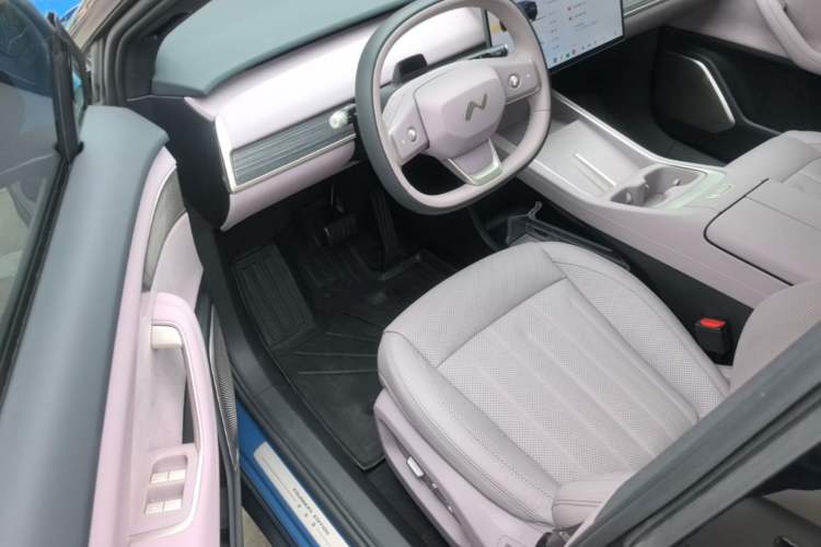 Used ONVO L60 2024 60 kWh All-Wheel Drive Driver Seat