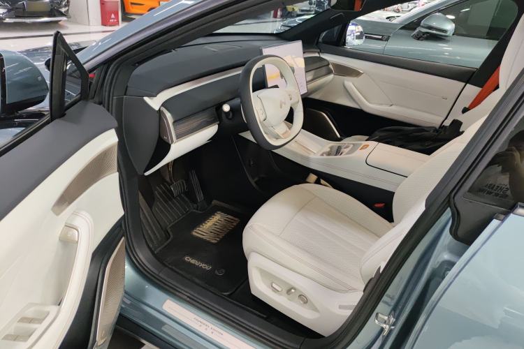 Used ONVO L60 2024 60 kWh All-Wheel Drive Driver Seat