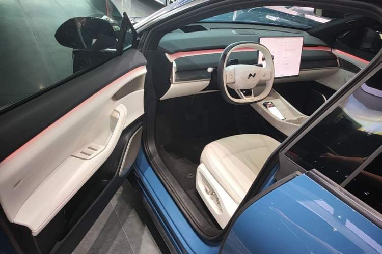 Used ONVO L60 2024 60 kWh All-Wheel Drive Driver Seat