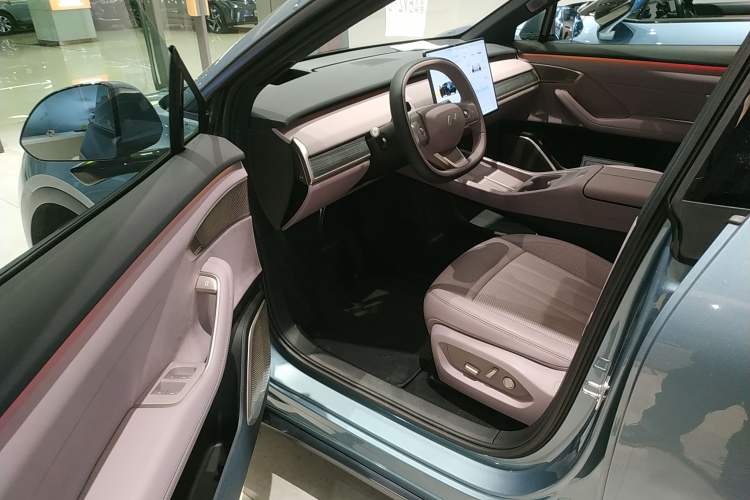Used ONVO L60 2024 60 kWh Rear-Drive Version Driver Seat