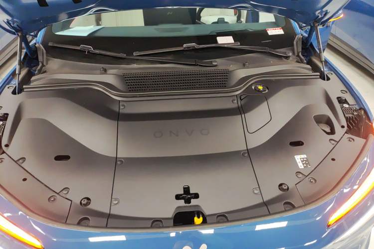 Used ONVO L60 2024 60 kWh All-Wheel Drive Engine Bay