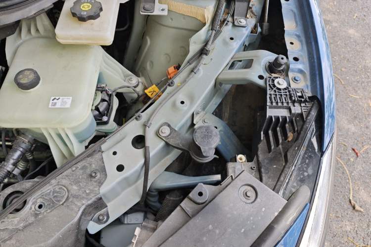 Used ONVO L60 2024 60 kWh Rear-Drive Version Engine Bay Left