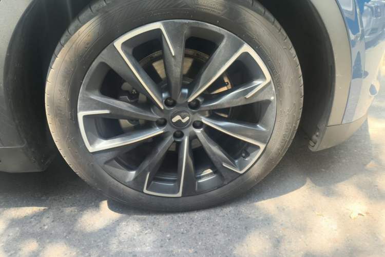 Used ONVO L60 2024 60 kWh Rear-Drive Version Exterior 1