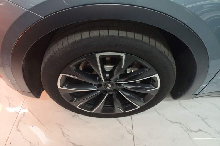 Used ONVO L60 2024 60 kWh Rear-Drive Version Exterior 1