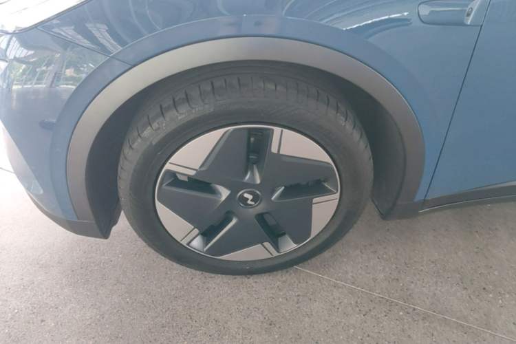 Used ONVO L60 2024 60 kWh All-Wheel Drive Exterior 4