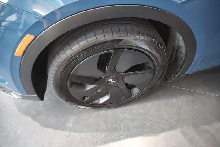 Used ONVO L60 2024 60 kWh All-Wheel Drive Exterior 4