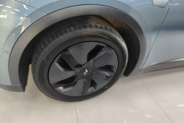 Used ONVO L60 2024 60 kWh Rear-Drive Version Exterior 4