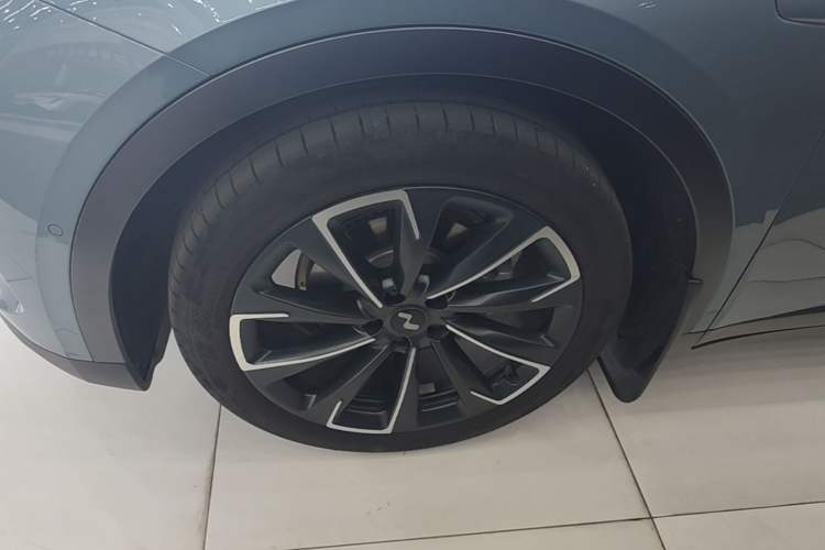 Used ONVO L60 2024 60 kWh Rear-Drive Version Exterior 4