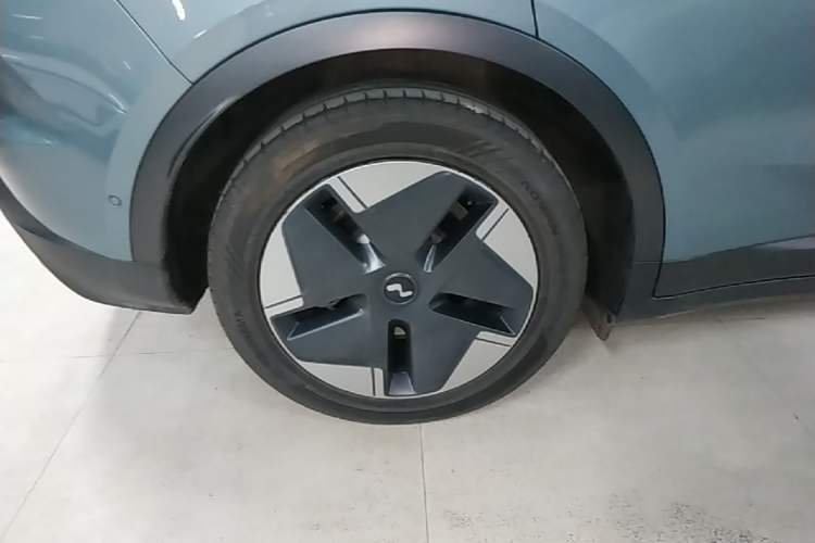 Used ONVO L60 2024 85 kWh All-Wheel Drive Exterior 5