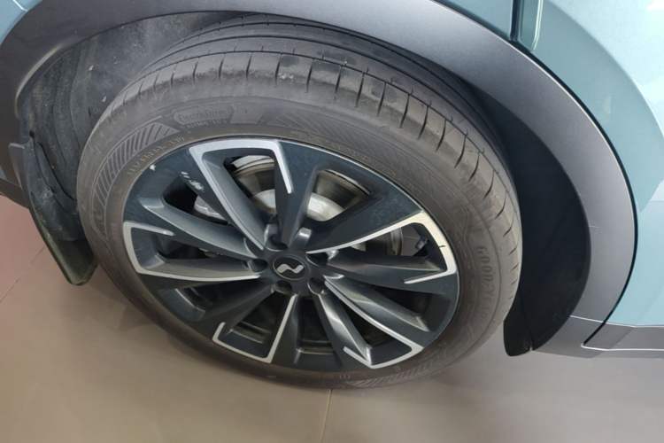 Used ONVO L60 2024 60 kWh Rear-Drive Version Exterior 5