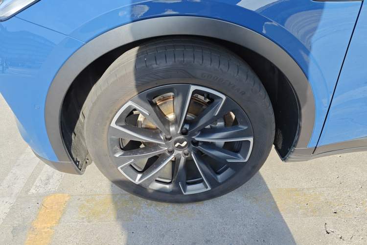 Used ONVO L60 2024 60 kWh All-Wheel Drive Exterior 7