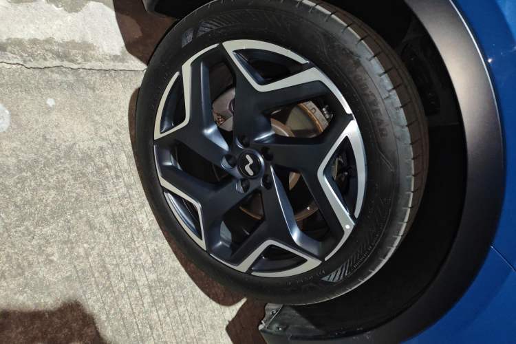Used ONVO L60 2024 60 kWh Rear-Drive Version Exterior 7