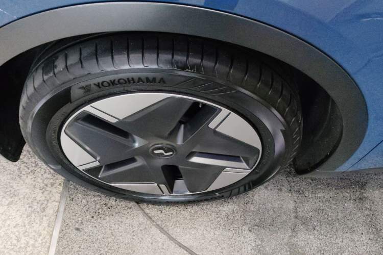 Used ONVO L60 2024 60 kWh Rear-Drive Version Exterior 7
