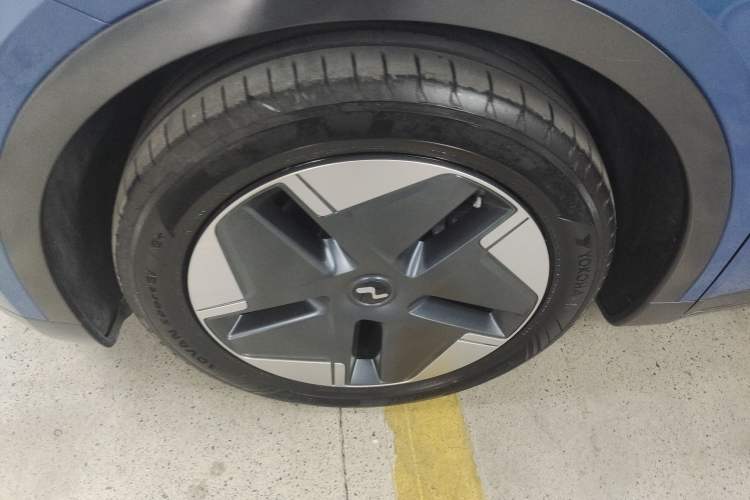 Used ONVO L60 2024 60 kWh Rear-Drive Version Exterior 7
