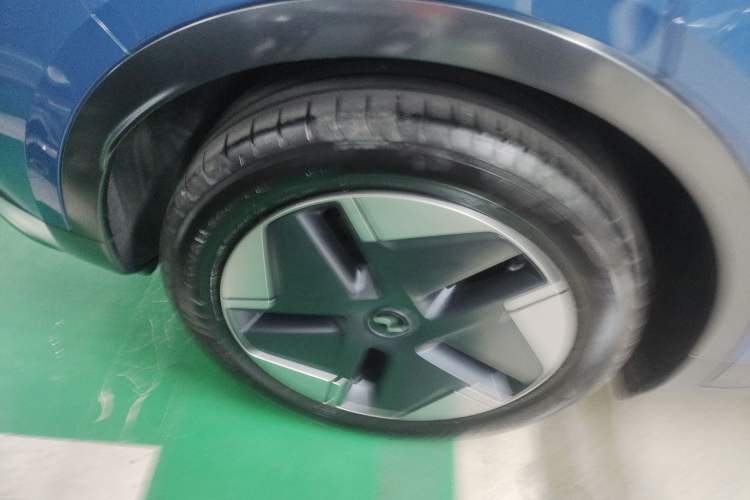Used ONVO L60 2024 60 kWh Rear-Drive Version Exterior 8