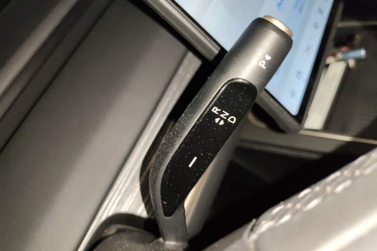 Used ONVO L60 2024 60 kWh Rear-Drive Version Gear Lever