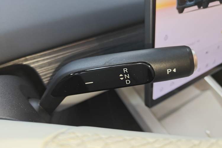 Used ONVO L60 2024 60 kWh Rear-Drive Version Gear Lever