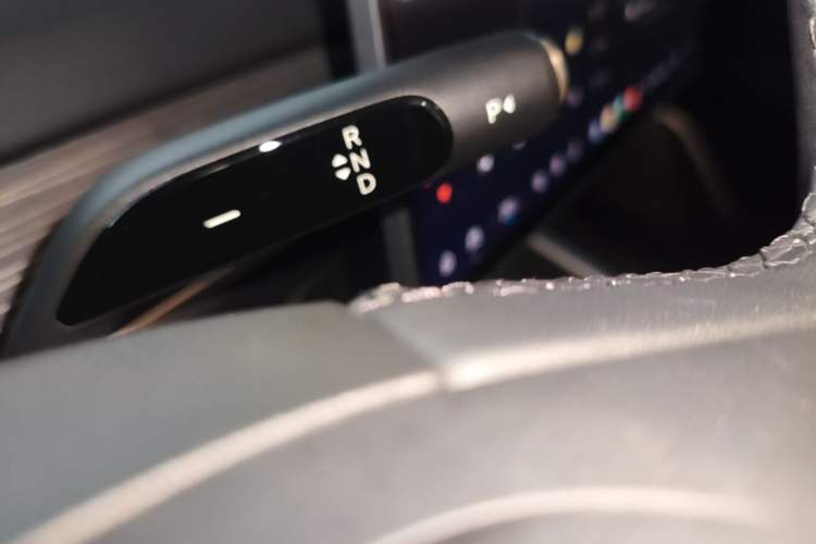 Used ONVO L60 2024 60 kWh All-Wheel Drive Gear Lever
