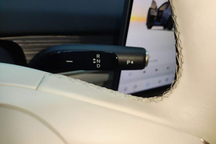 Used ONVO L60 2024 60 kWh All-Wheel Drive Gear Lever