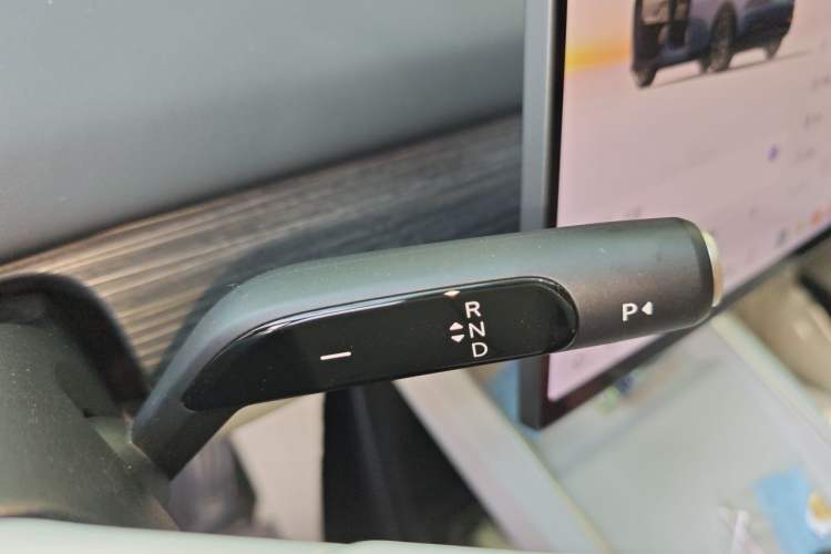 Used ONVO L60 2024 60 kWh Rear-Drive Version Gear Lever