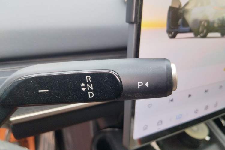 Used ONVO L60 2024 60 kWh Rear-Drive Version Gear Lever