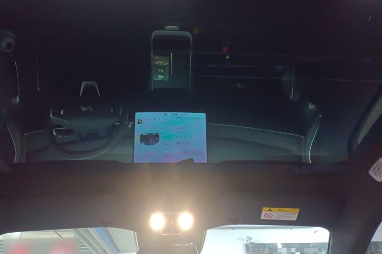 Used ONVO L60 2024 60 kWh All-Wheel Drive Headliner