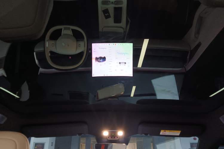 Used ONVO L60 2024 60 kWh Rear-Drive Version Headliner