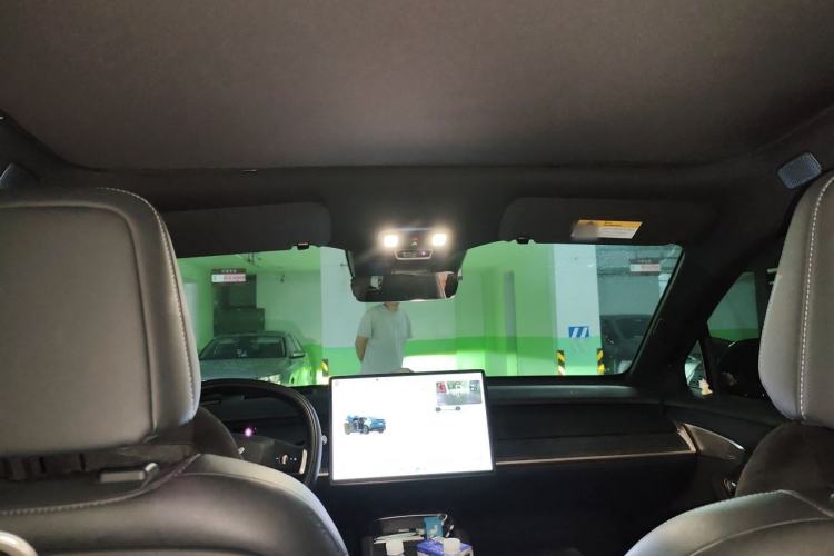 Used ONVO L60 2024 60 kWh Rear-Drive Version Headliner