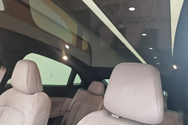 Used ONVO L60 2024 60 kWh Rear-Drive Version Headliner