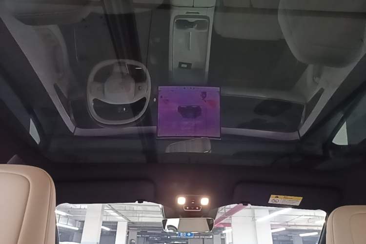 Used ONVO L60 2024 60 kWh Rear-Drive Version Headliner