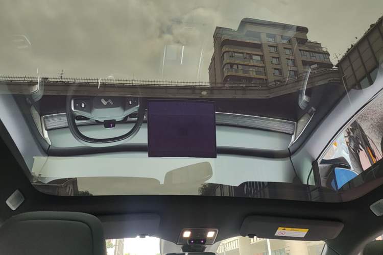 Used ONVO L60 2024 60 kWh Rear-Drive Version Headliner