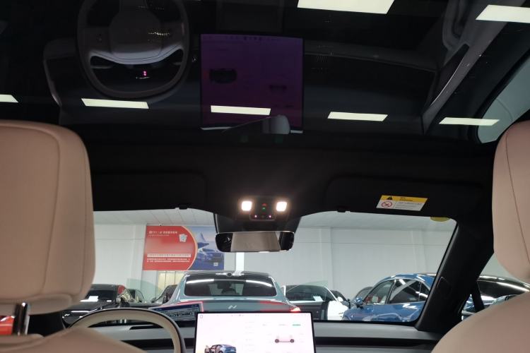 Used ONVO L60 2024 60 kWh Rear-Drive Version Headliner