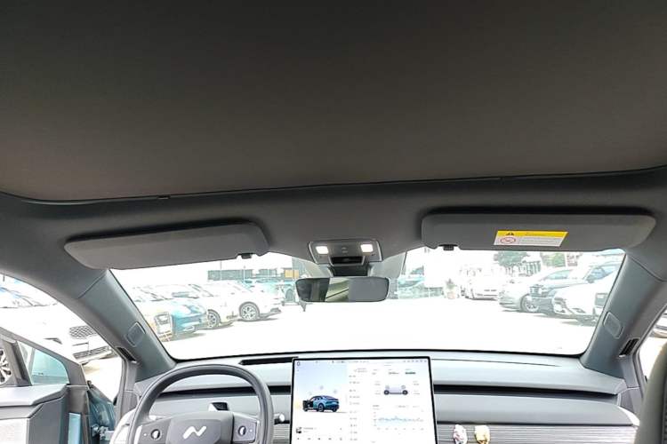 Used ONVO L60 2024 60 kWh Rear-Drive Version Headliner
